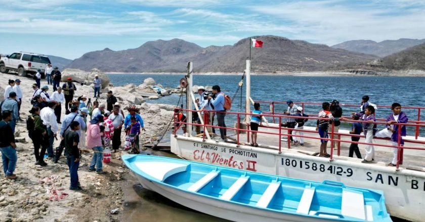 Miguel Ángel Navarro y Beatriz Estrada cumplen compromisos y fortalecen el bienestar en Colorado de la Mora