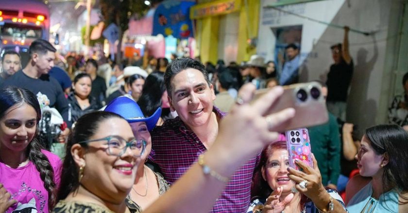 Respalda pueblo de Santiago a Héctor Santana