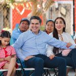 Pável Jarero visita las comunidades más apartadas para felicitar a las Madres en su Día