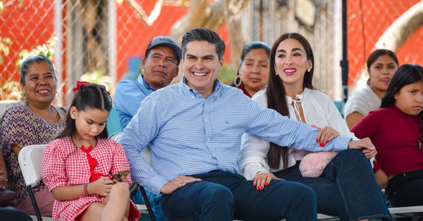 Pável Jarero visita las comunidades más apartadas para felicitar a las Madres en su Día