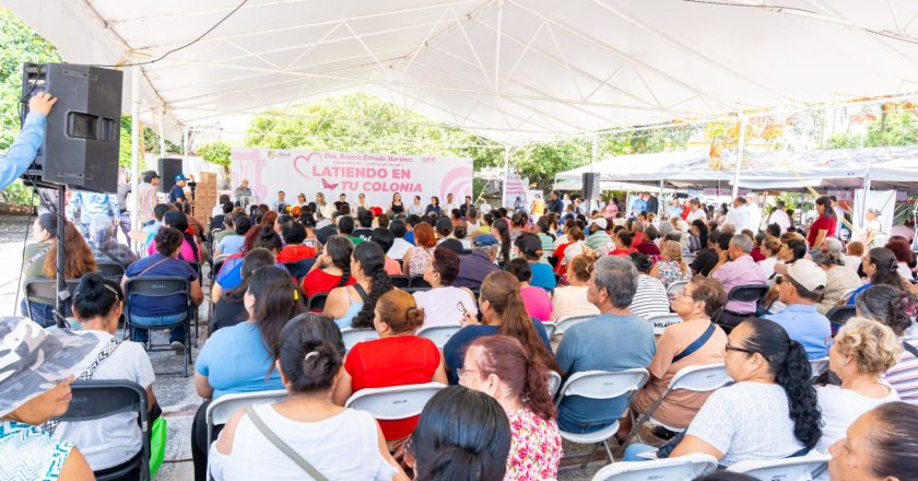 Beatriz Estrada lleva servicios y cercanía a familias de la colonia Morelos