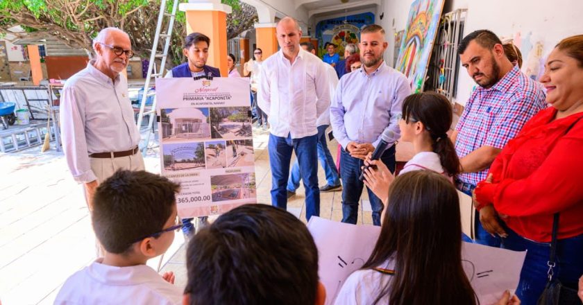 Miguel Ángel Navarro impulsa mejoras integrales para la comunidad escolar de Acaponeta