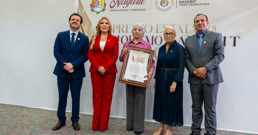 Beatriz Estrada reconoce la labor periodística en favor de una sociedad mejor informada