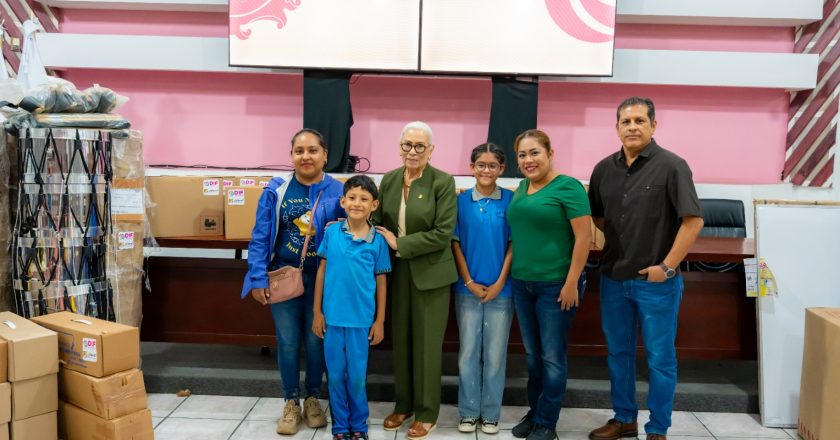 Impulsa Beatriz Estrada mejores oportunidades para la educación y la inclusión en el estado