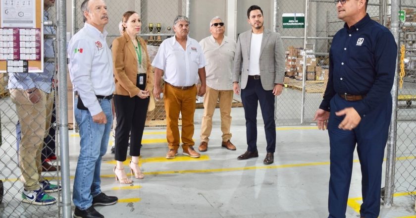 Sesiona Consejo Consultivo del IMSS Nayarit en almacén delegacional
