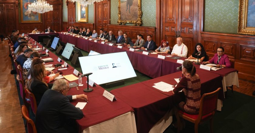 Miguel Ángel Navarro participa en reunión nacional sobre el modelo IMSS-Bienestar