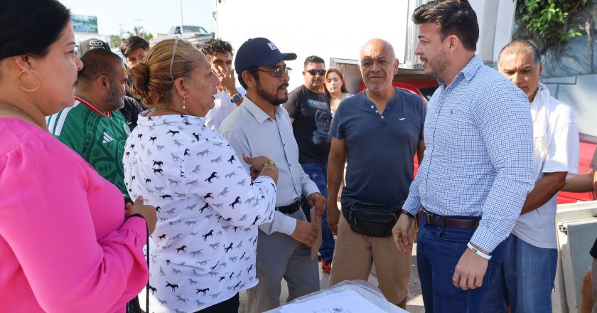 Gobierno de Bahía de Banderas fortalece el respaldo a comerciantes con entrega de tarjetones