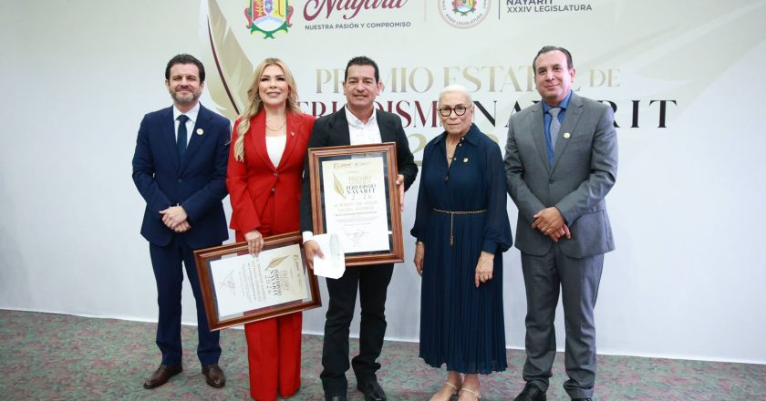 Nayarit reconoce a sus periodistas