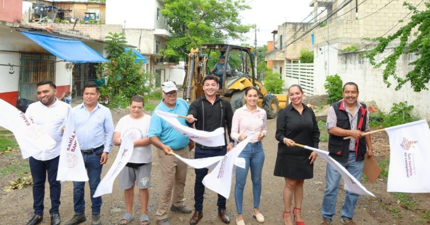 Arranca la pavimentación de la calle Neftalí en beneficio de las familias de Mezcales
