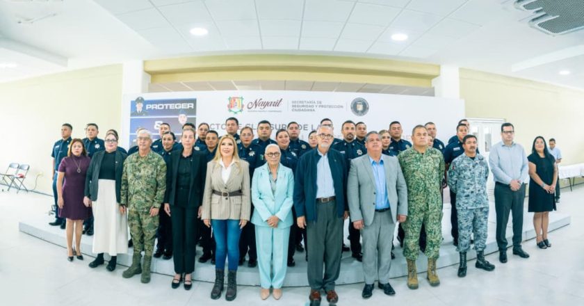 Miguel Ángel Navarro y Beatriz Estrada encabezan la graduación de nuevos profesionales de la seguridad y reconocen la labor del Sistema Penitenciario