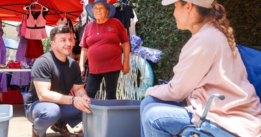 Continúan los recorridos de Israel Santillán por los tianguis de Bahía de Banderas
