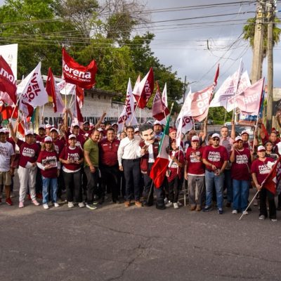 Pável Jarero pinta de esperanza la colonia Tierra y Libertad en Tepic