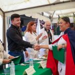 Israel Santillán reconoce la vocación de quienes concluyeron su servicio social en la Clínica 19 del IMSS