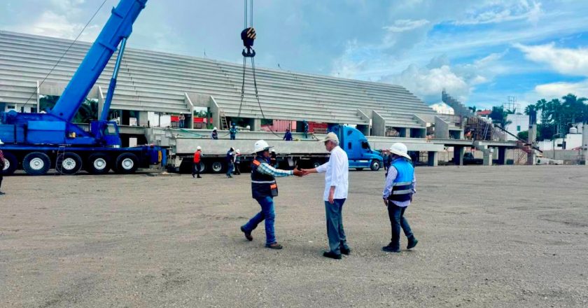 Miguel Ángel Navarro Quintero supervisa avances en la rehabilitación del Centro Cultural, Arte y Deporte “Nicolás Álvarez Ortega”