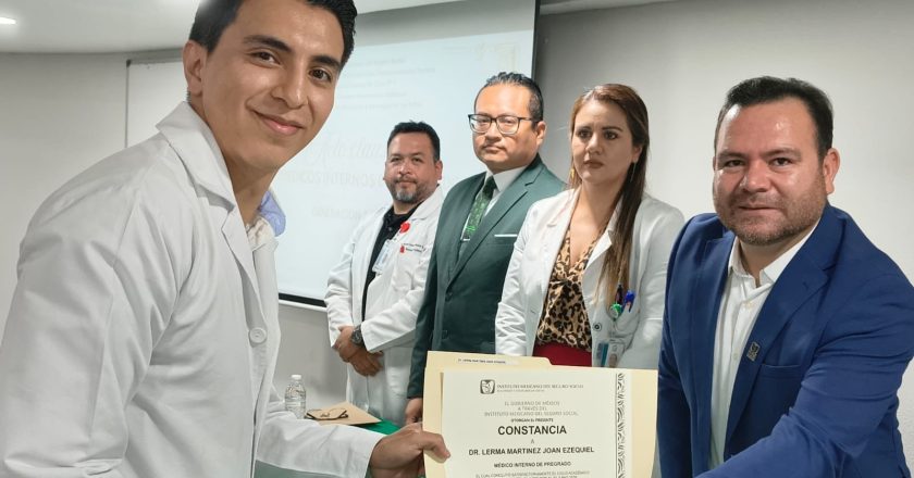 Concluyen 55 médicas y médicos internos de pregrado su formación en el IMSS Nayarit
