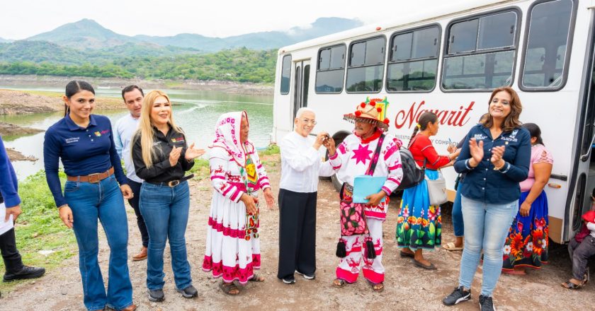 Gobierno del Estado y DIF Nayarit llevan bienestar y mejor comunicación a Naranjito de Copal
