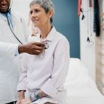 Abultamientos que cambian de tamaño requieren valoración médica; detección oportuna mejora el tratamiento del sarcoma