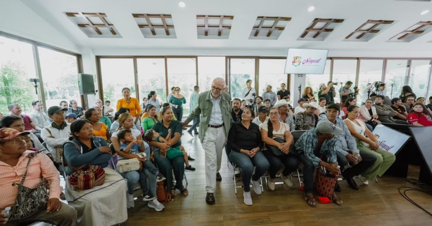 Miguel Ángel Navarro entrega más de 3.3 millones de pesos en financiamientos para emprendedoras, jóvenes y familias