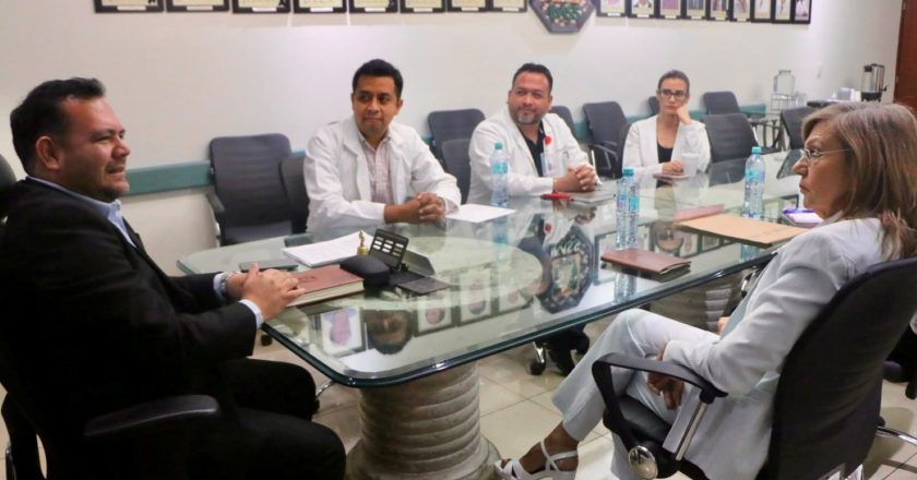 Fortalece IMSS Nayarit formación de estudiantes de salud mediante convenio con la UdeG