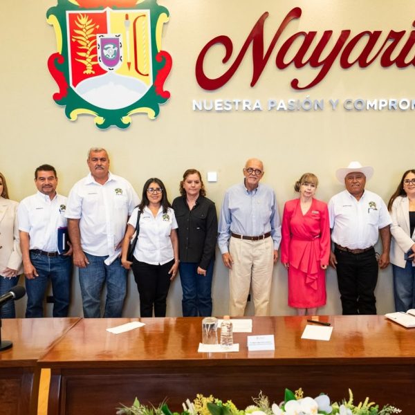 Miguel Ángel Navarro se reúne con productores de la ARIC para preservar su acceso al IMSS