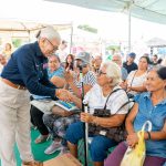 Beatriz Estrada acerca servicios y apoyos a las familias de El Ahuacate
