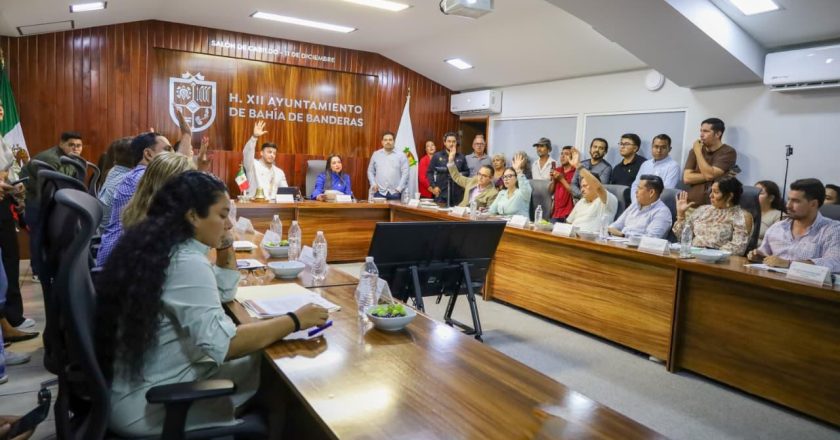 Cabildo de Bahía de Banderas analiza temas de desarrollo urbano, servicios públicos, agua y atención ciudadana