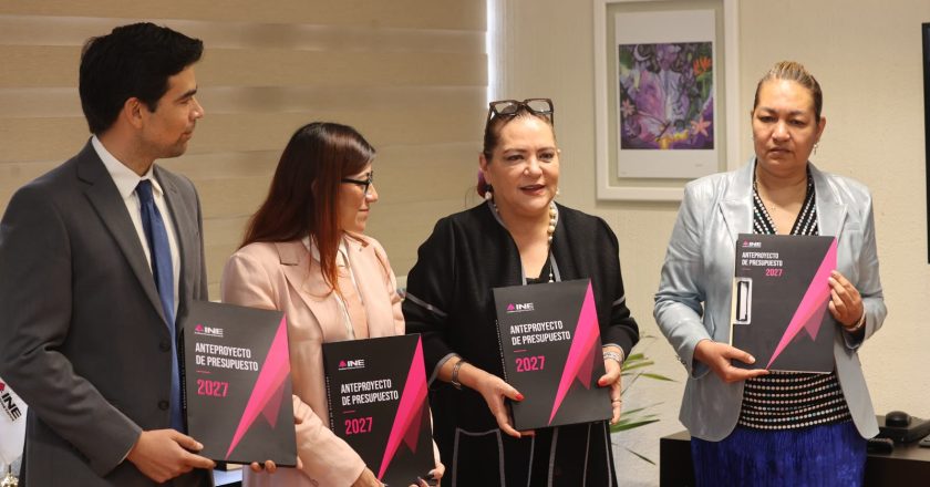 Recibe Consejera Presidenta del INE anteproyecto de presupuesto 2027