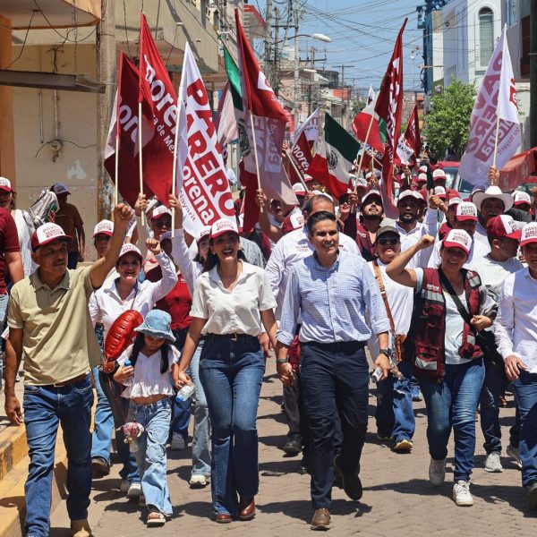 Pável regresa triunfante a Santiago; El pueblo quiere que siga la transformación