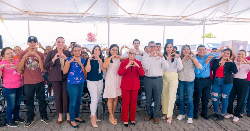 Beatriz Estrada impulsa nuevas herramientas para el aprendizaje y desarrollo de las familias en los Centros DIF PILARES