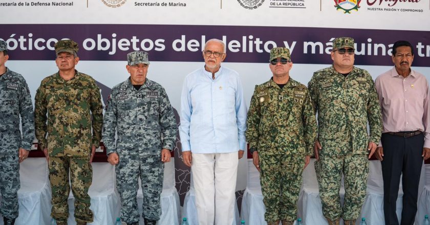 Miguel Ángel Navarro encabeza incineración de narcóticos y destrucción de objetos del delito