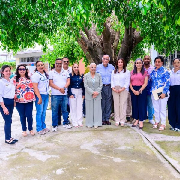 Miguel Ángel Navarro y Beatriz Estrada fortalecen el CAM No. 16 de Tepic
