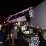 Coordinación interinstitucional atiende accidente carretero en Rosamorada