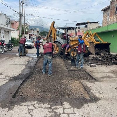 Gobierno de Tepic atiende calles y avenidas de la ciudad