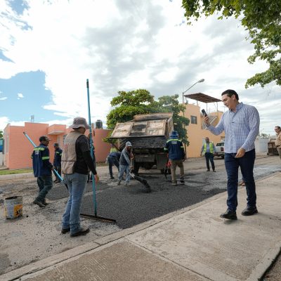 ARRANCA HÉCTOR SANTANA INTENSA CAMPAÑA DE BACHEO EN TODO BAHÍA DE BANDERAS