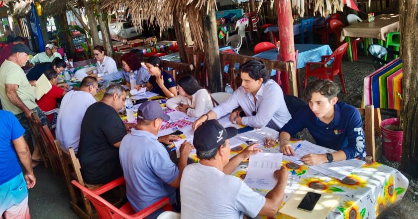 FONAY atiende en territorio a restauranteros afectados por el huracán Rachel