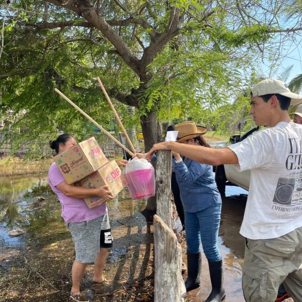 Gobierno de Nayarit y Sistema DIF Estatal llevan apoyos a Palmar de Cuautla